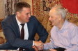 Дмитрий Наумов поздравил ветерана Великой Отечественной войны Бориса Павлова с Днём рождения