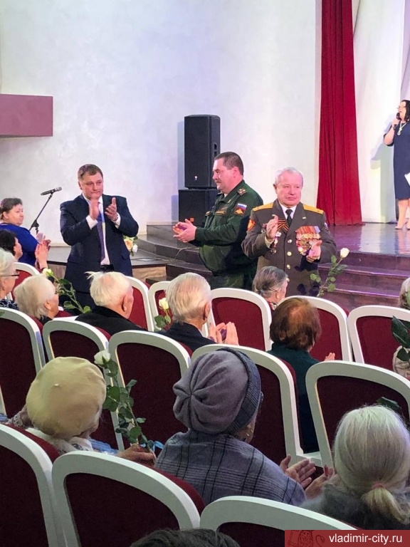 Торжественная церемония вручения юбилейных медалей ветеранам Ленинского района