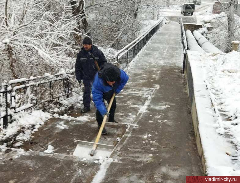 Уборка снега во Владимире организована круглосуточно и без выходных