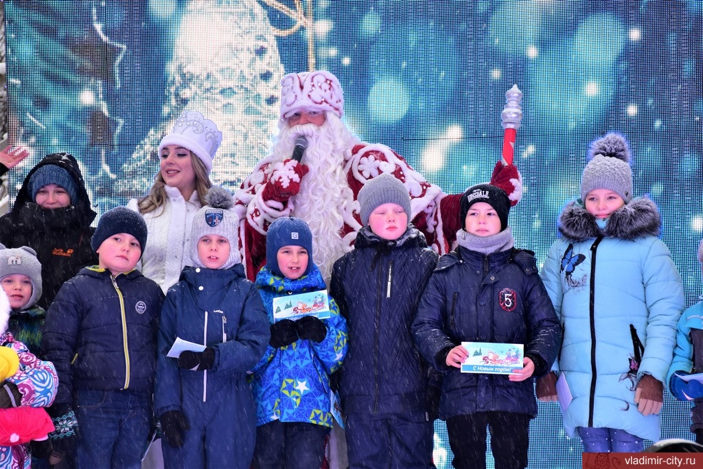 Во Владимире открылась Рождественская ярмарка