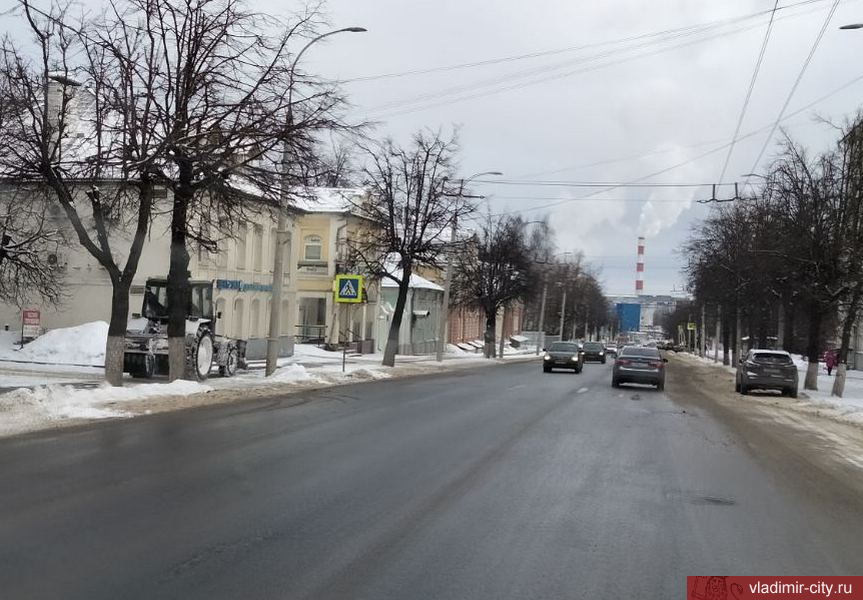 Продолжаются работы по зимней уборке города Владимира