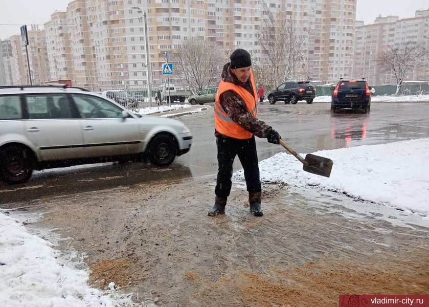 Уборка снега во Владимире организована круглосуточно и без выходных
