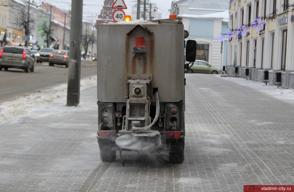 За сутки во Владимире на противогололедную обработку израсходовано более 330 кубометров песко-соляной смеси